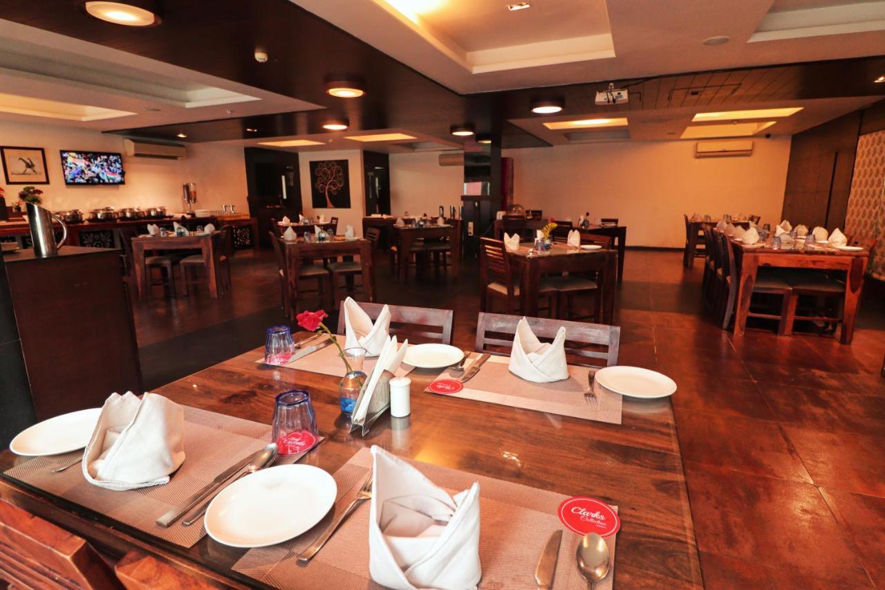 Hotel Clarks Collection Vadodara Buitenkant foto